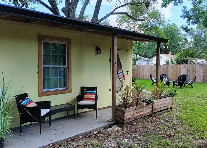 Holiday home The Lemon Zest Paws Welcome Pensacola