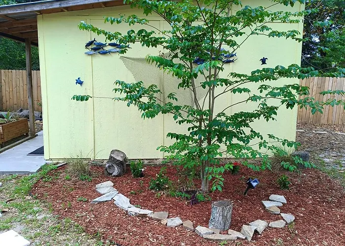 Holiday home The Lemon Zest Paws Welcome Pensacola