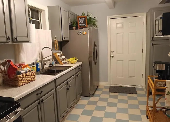 The Lemon Zest Paws Welcome Holiday home Pensacola